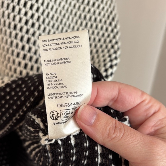 Free People Maisie Sweater Women's oversized v-neck chunky black ivory Med NWT - Picture 15 of 16